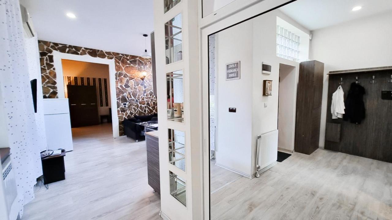 Simi Central Apartment Gran Varadino Esterno foto
