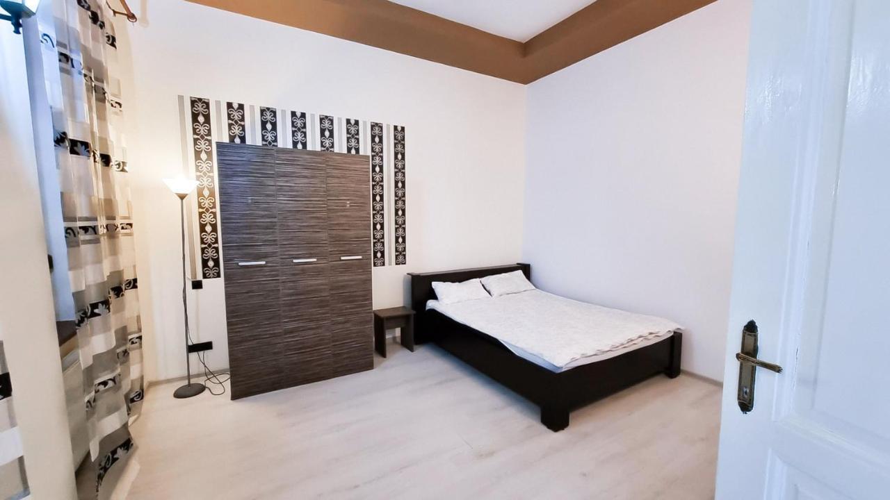 Simi Central Apartment Gran Varadino Esterno foto