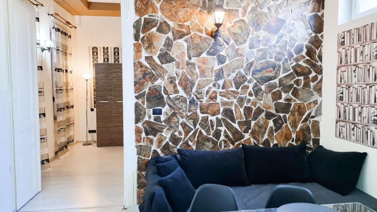 Simi Central Apartment Gran Varadino Esterno foto
