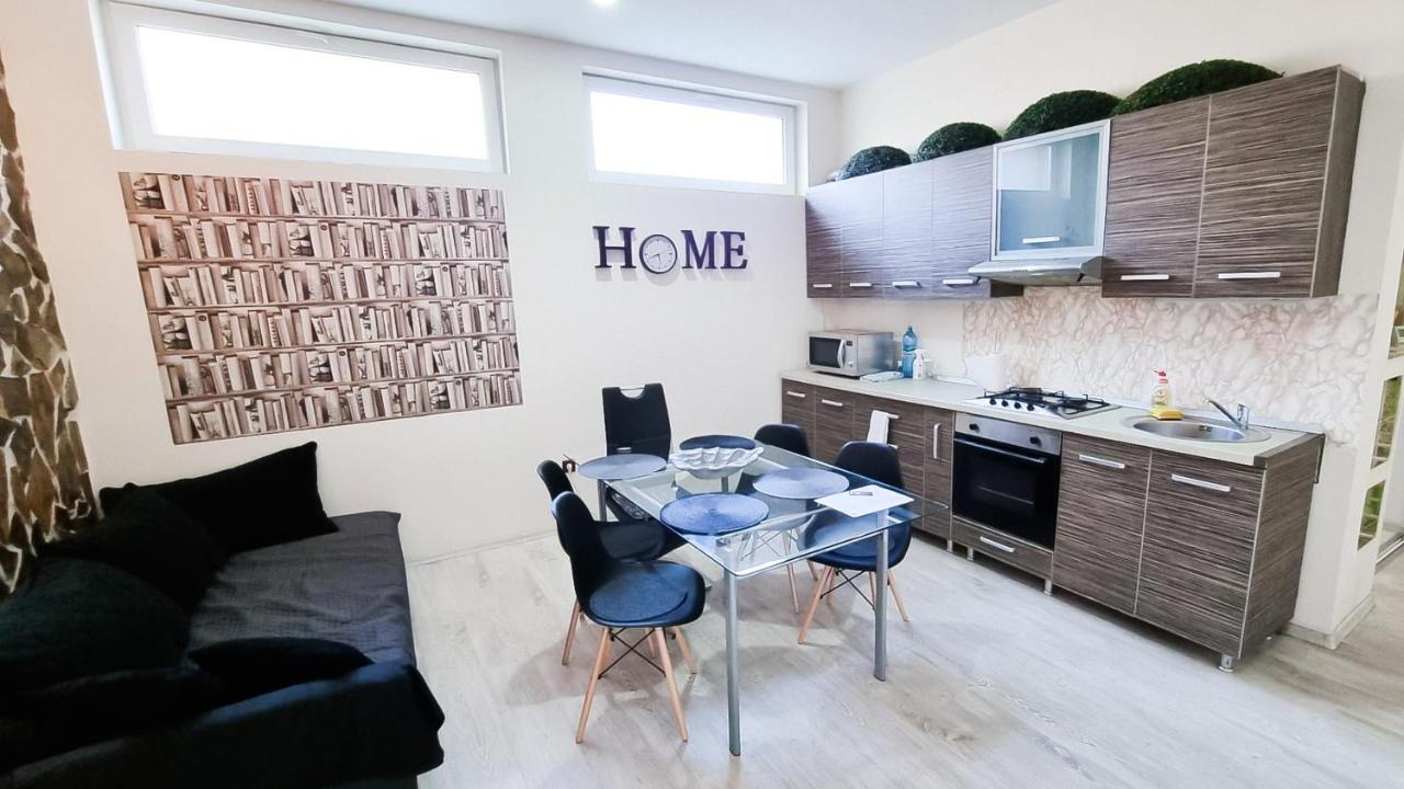 Simi Central Apartment Gran Varadino Esterno foto